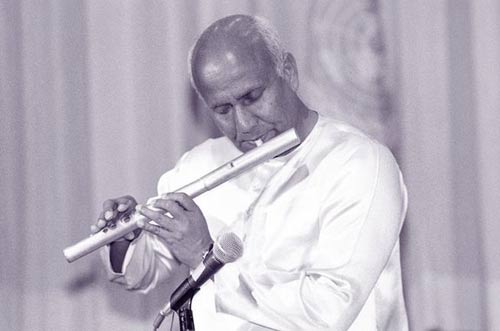 flute-unmesh-un Sri Chinmoy Flute