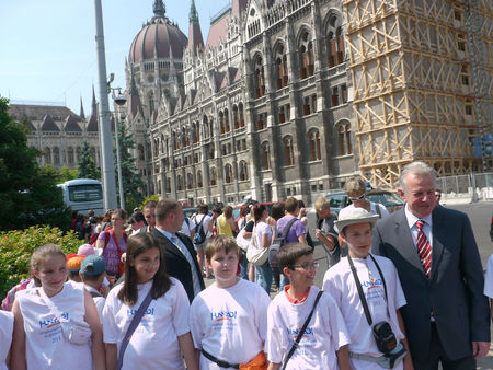 hungary-chain2